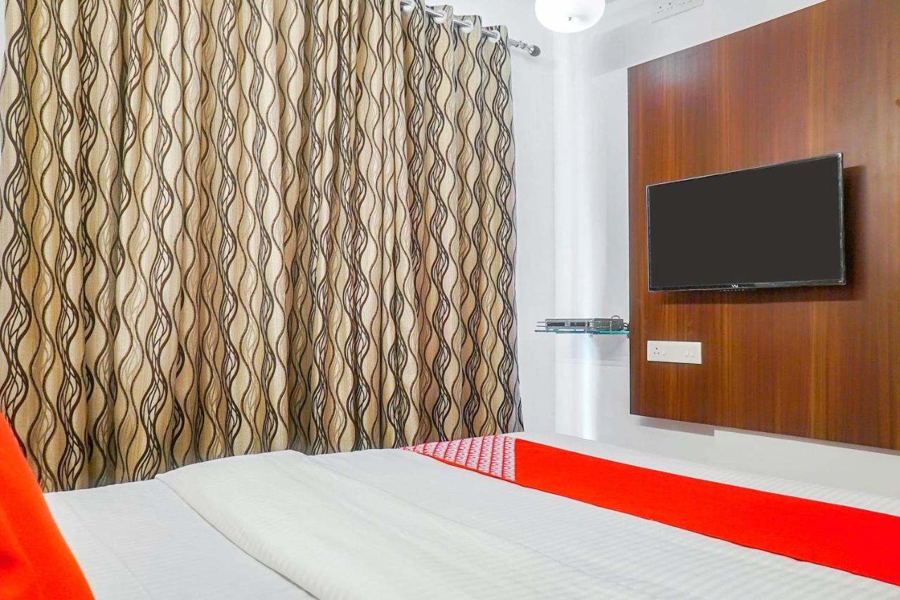פונה Oyo 15541 Pearl Inn מראה חיצוני תמונה
